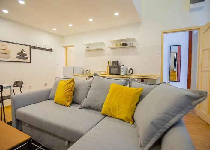 2 Bedroom Flat In The Dob Street, Venus