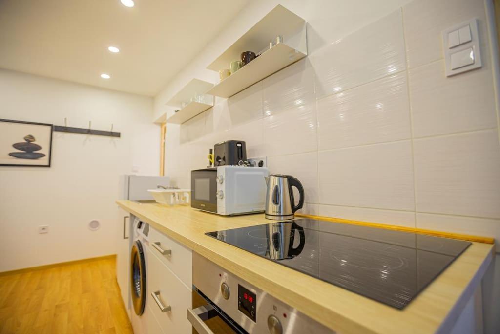 2 Bedroom Flat In The Dob Street, Venus