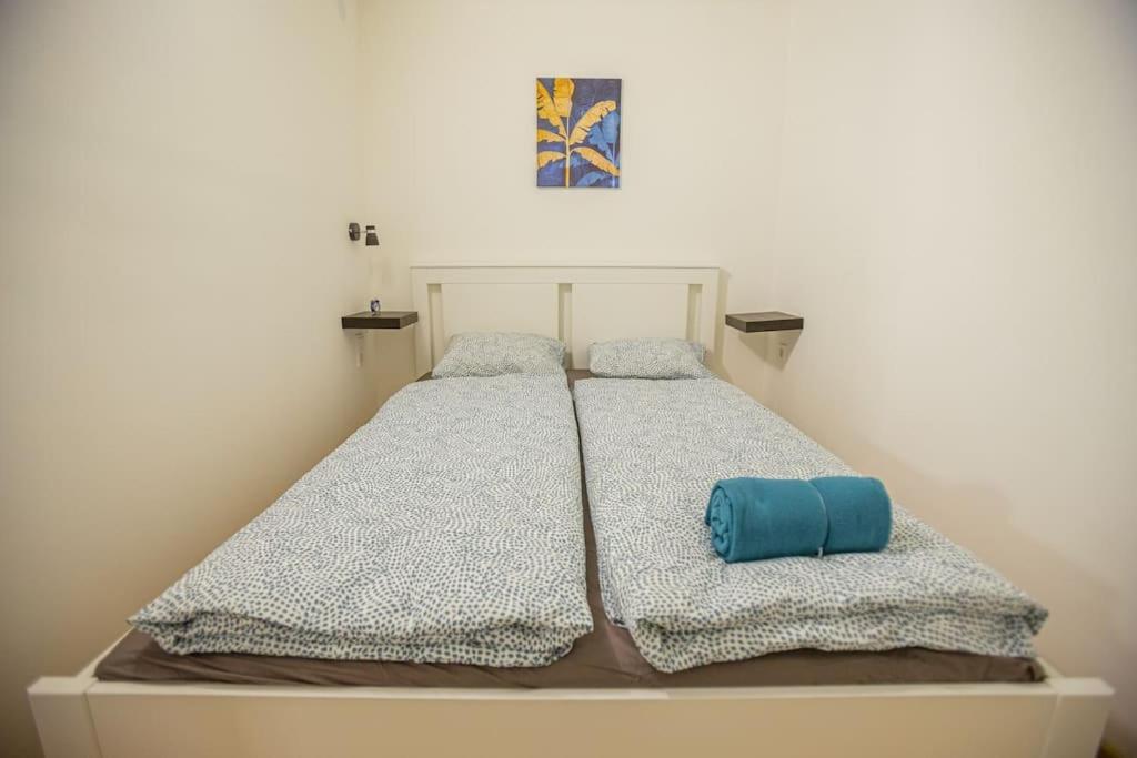 2 Bedroom Flat In The Dob Street, Venus Apartament